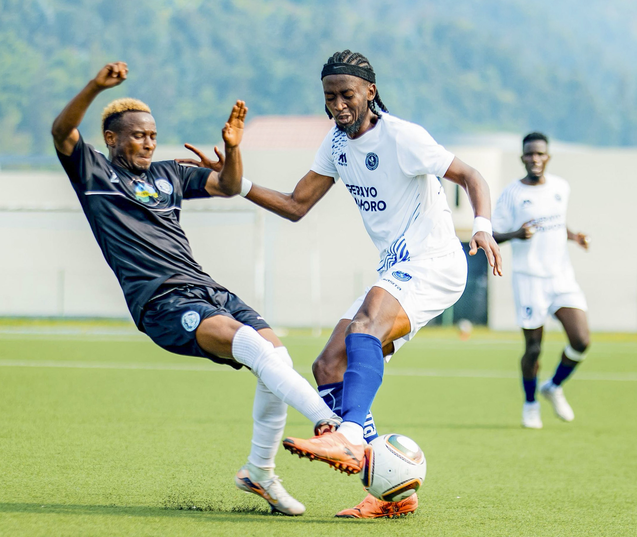 Rutsiro FC iri habi yaguye miswi na Police FC ikomeje kubura intsinzi